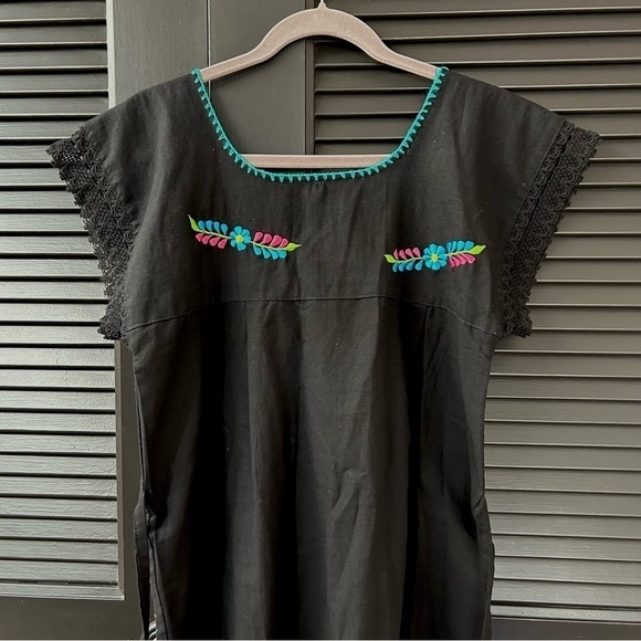LBD Mexican Style! Black Mini Dress With Colorful Embroidery, Size Medium - Picture 9 of 14